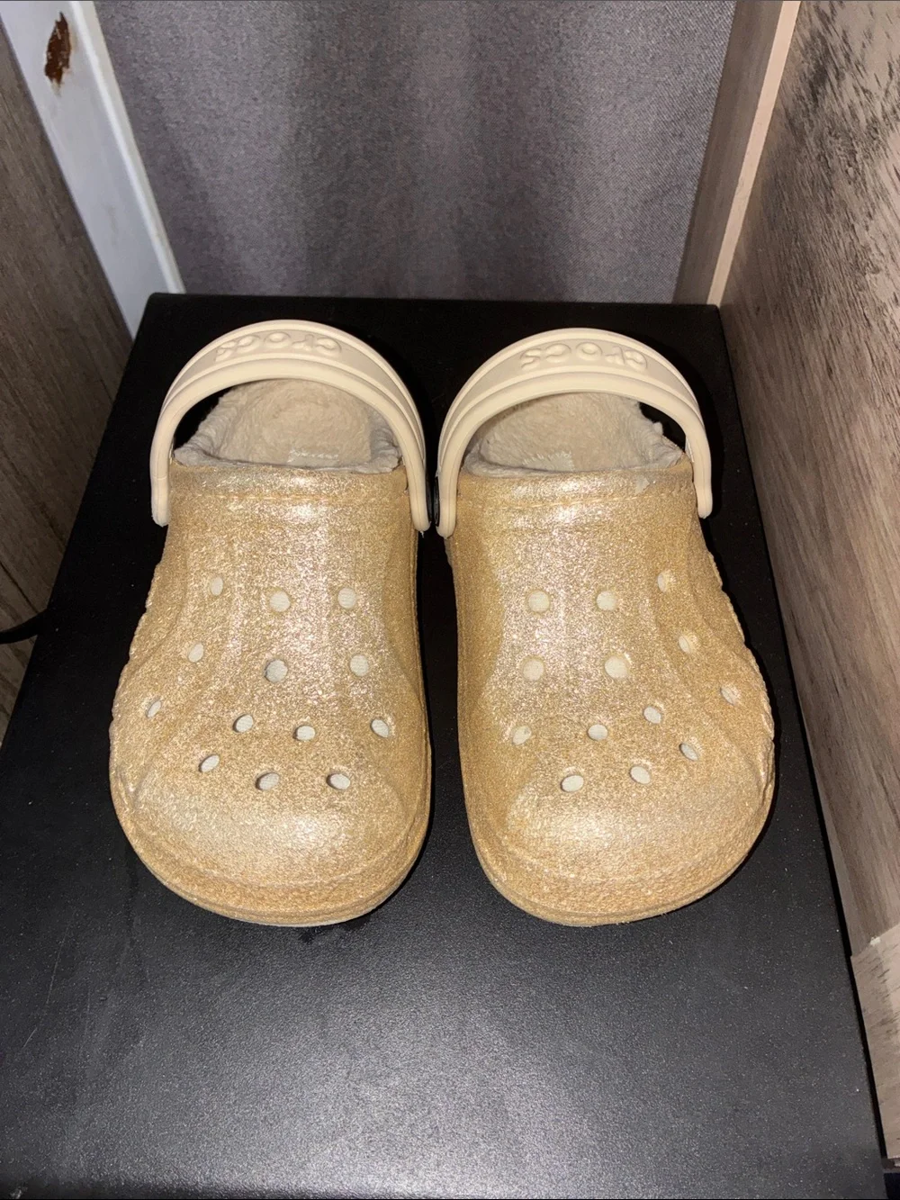 CROCS Kids Glitter Lined Clog in Gold Champagne